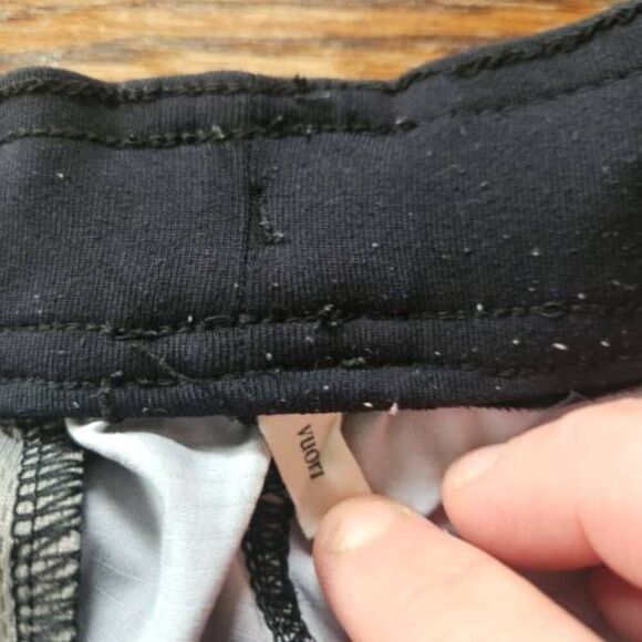 Vuori Men’s Cruise Boardshort Color Block striped - Picture 2 of 3